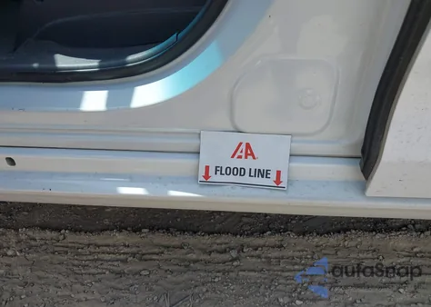 2017 Toyota Sienna Le 8 Passenger z USA, uszkodzony, nr VIN 5TDKZ3DC3HS828606